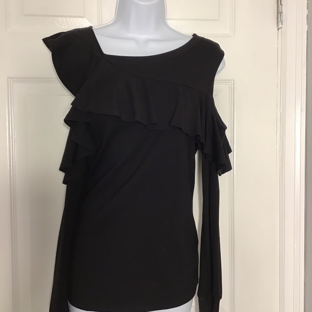 Cold shoulder top